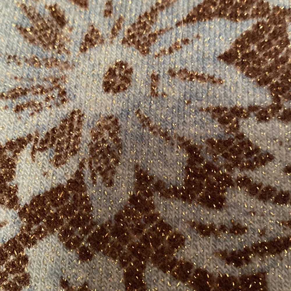 CACHE LIKE NEW SPARKLING SWEATER - Picture 8 of 9
